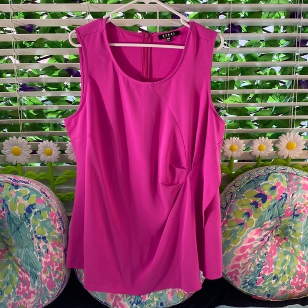 Rebel Wilson x Angel yummy hot pink asymmetrical hem top
